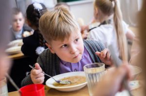 Закарпаття: Учням — якісне і здорове харчування